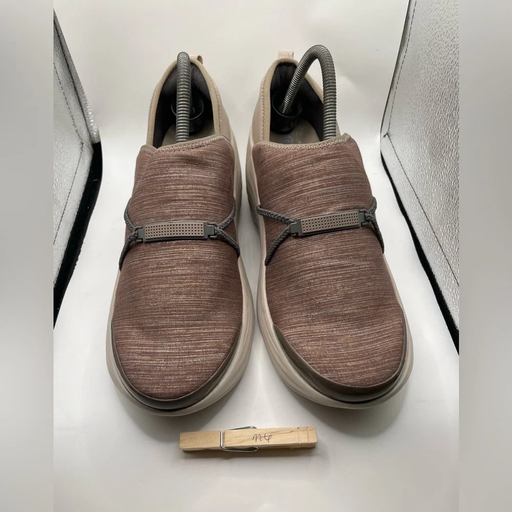 Bzees Zing women’s Brown Slip-On platform loafers size 11